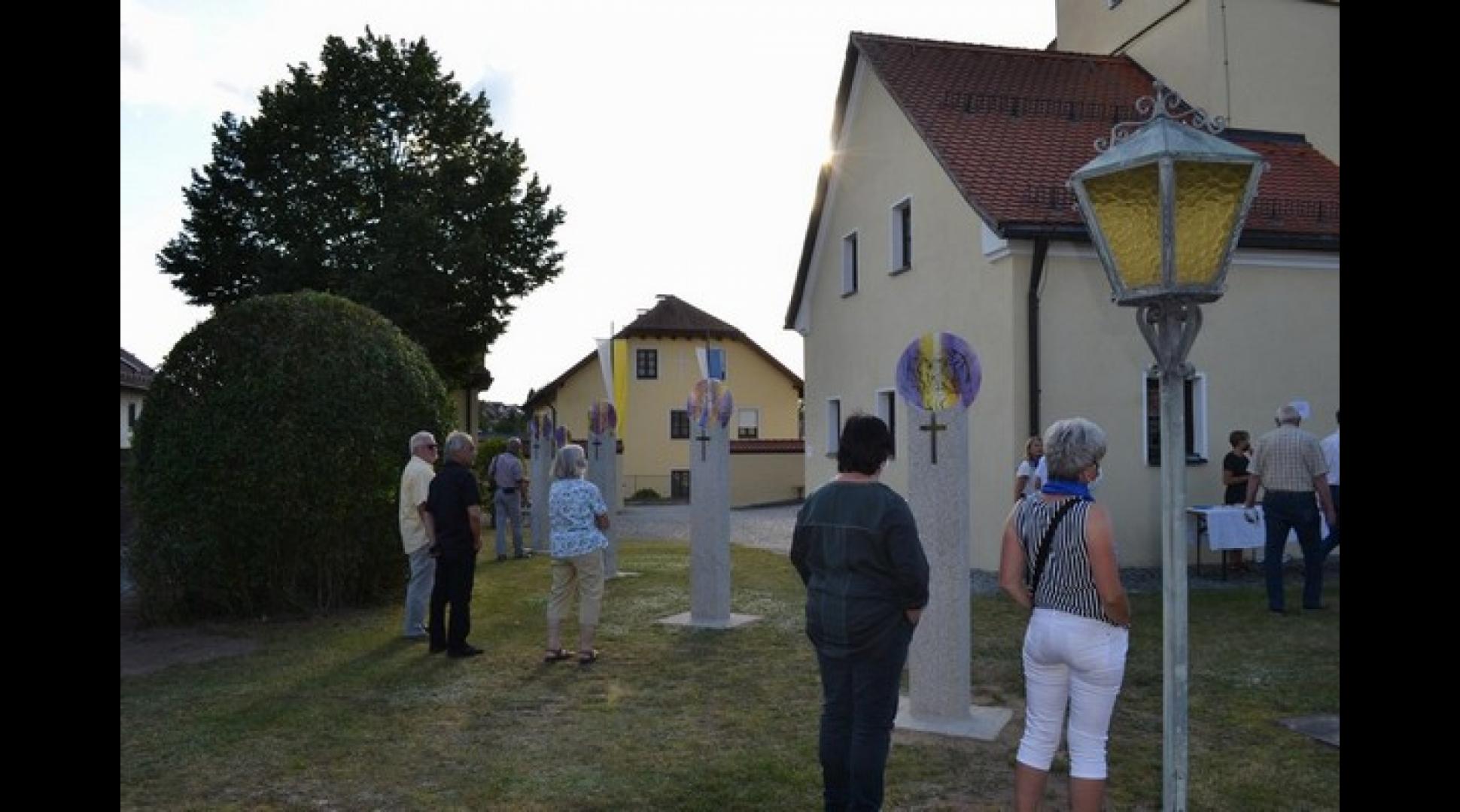 12 Rosenkranzgebetsweg